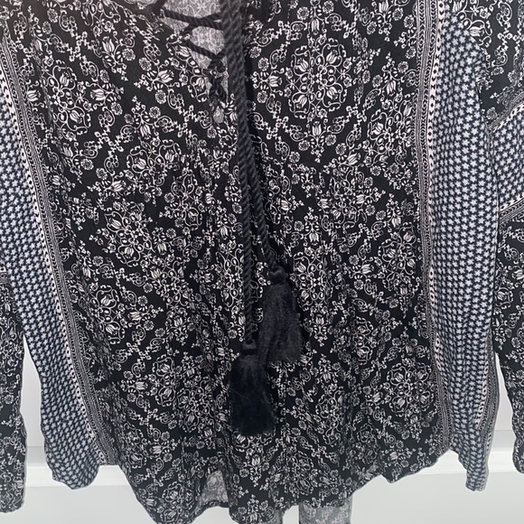 American Eagle Long Sleeve Peasant Style Top - Picture 8 of 10